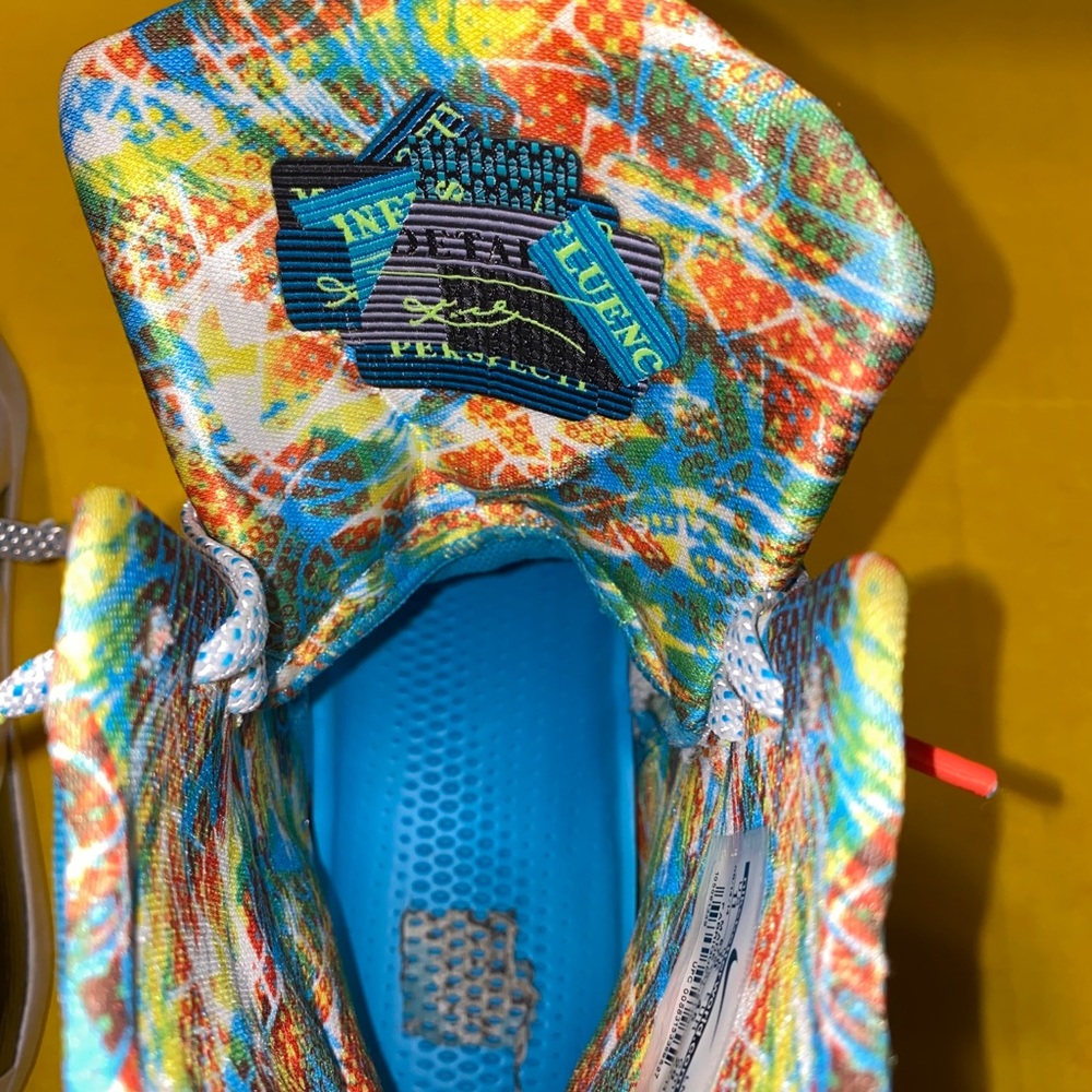 “What The” Kobe 9 - Picture 5 of 7
